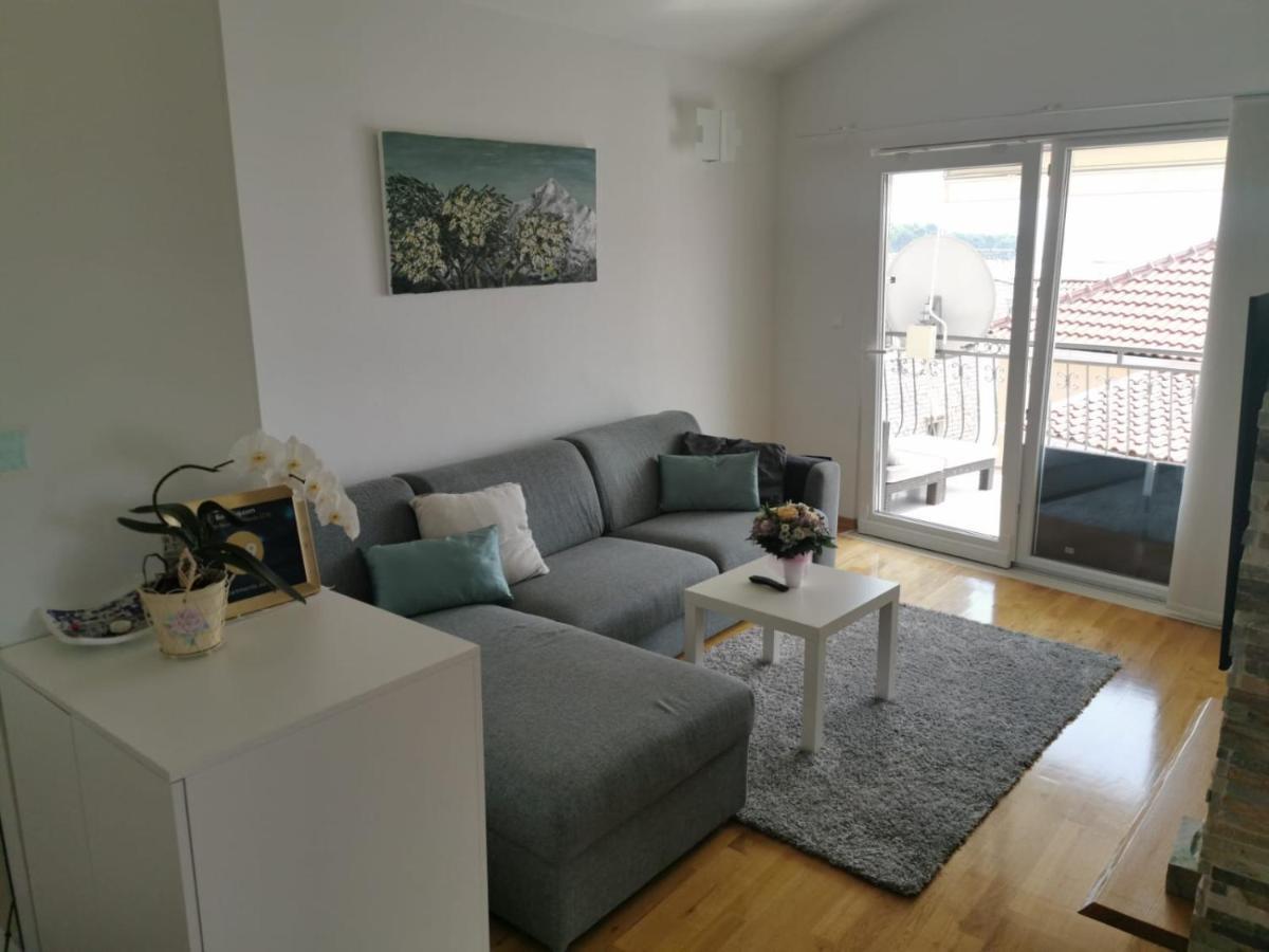 Apartments Dvor - Ap1, Ap2, Ap3 Baska Voda Bagian luar foto