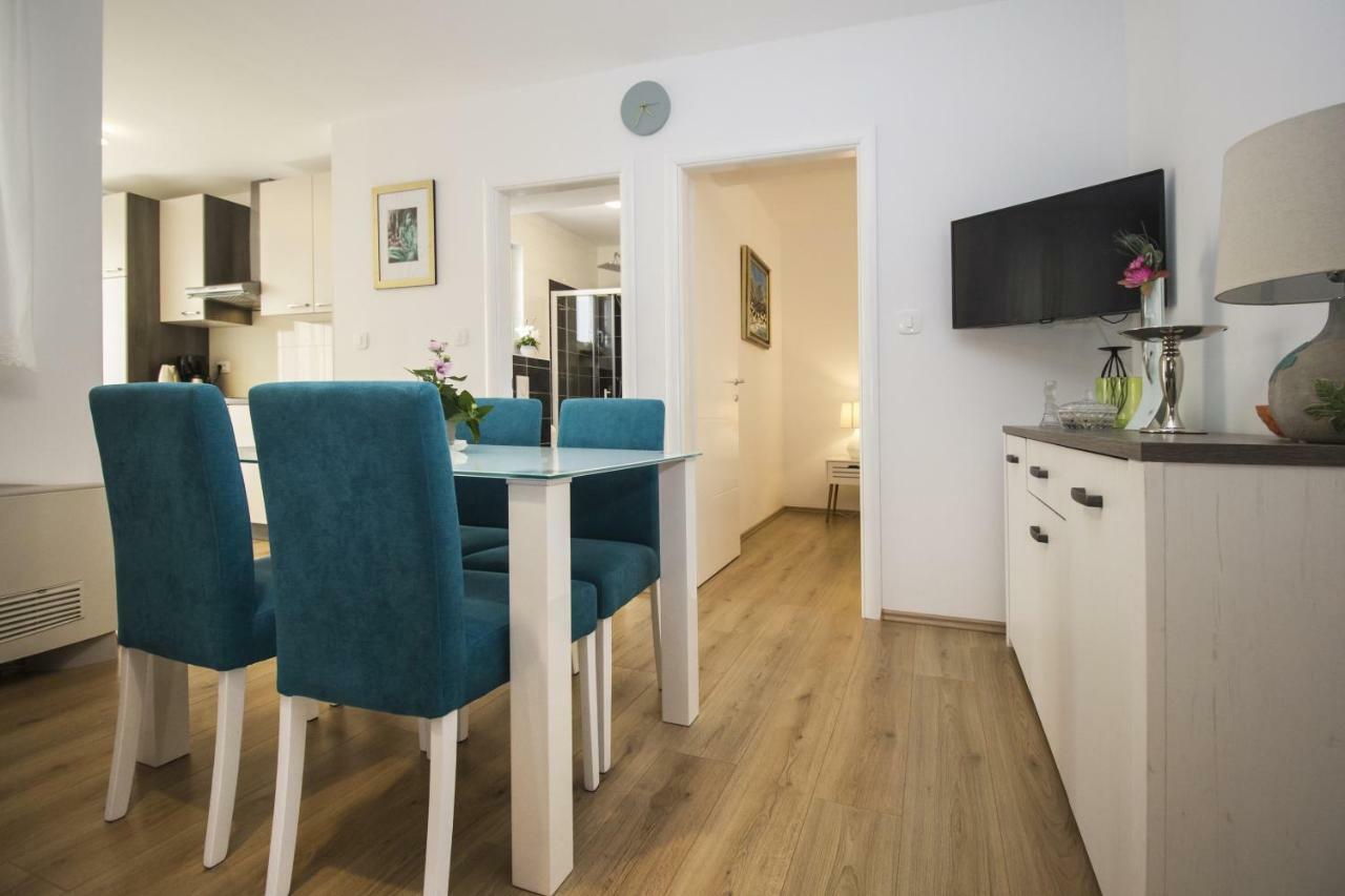 Apartments Dvor - Ap1, Ap2, Ap3 Baska Voda Bagian luar foto